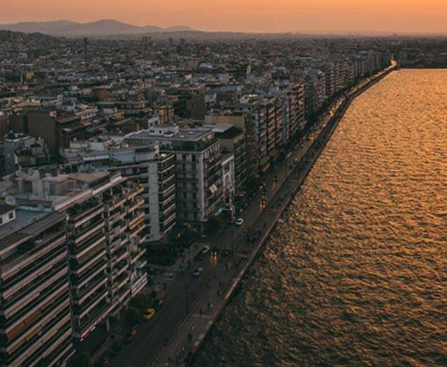Aerial view of Leoforos Nikis street in Thessaloniki at sunset